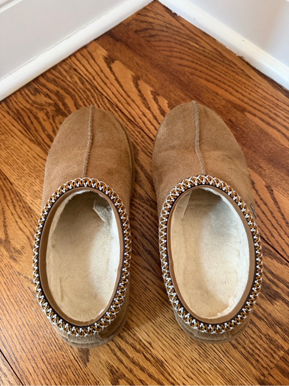 UGG Tasman Slippers – Women’s Size 5 (EU 37) – Suede Cozy & Classic 🤎